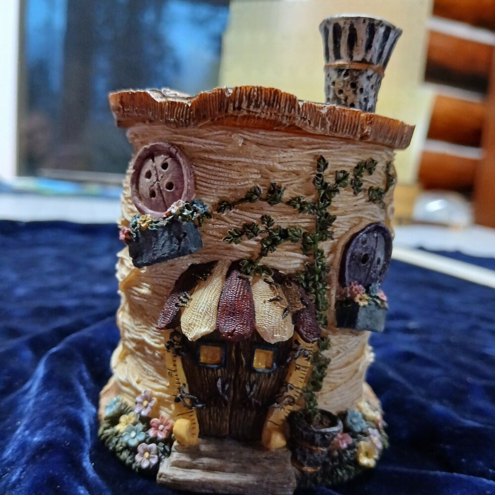 Boyds Bears Route 33 1/3 Miss Thimbleton's House O'Thread